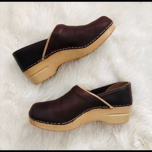 Brown Nubuck Leather Danskos Light Wooden Clog